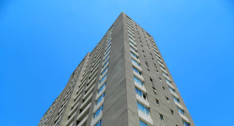 Edificio Neo Salesianos 1400